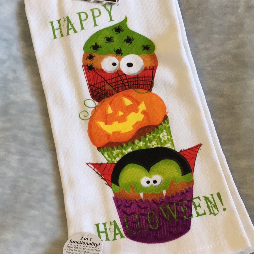 Happy Halloween Cupcake Kitchen Towel NWT Cotton Kay Dee Designs 16x26” terrybk